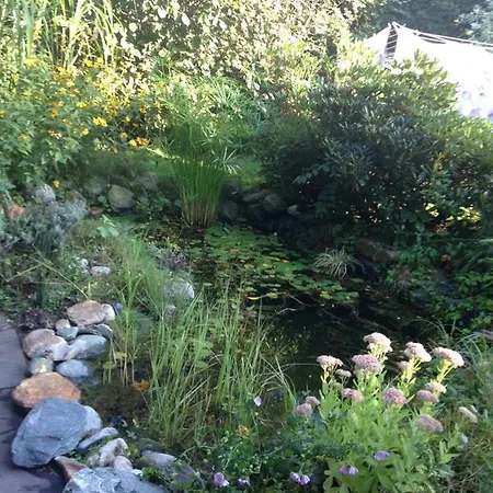 Ruhige Mit Schoenem Eigengarten In Am Millstaettersee