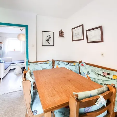 Ruhige Mit Schoenem Eigengarten In Am Millstaettersee Seeboden