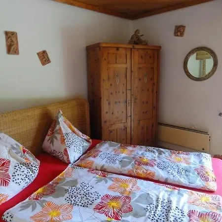 Ruhige Mit Schoenem Eigengarten In Am Millstaettersee *